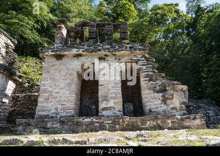 Tempio VII nelle rovine della città maya di Bonampak a Chiapas, Messico. Foto Stock