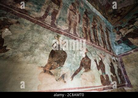 Un murale affresco che mostra la celebrazione e il rituale nella Sala 3 del Tempio dei murales nelle rovine della città maya di Bonampak a Chiapas, Messico. Foto Stock