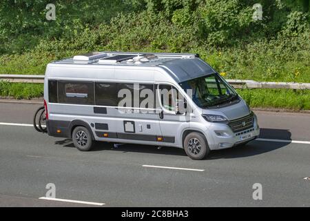 2019 argento Fiat Auto Trail V Line 635 se; veicoli veicolari, auto che guidano veicoli su strade del Regno Unito, motori, motori sulla rete autostradale M6. Foto Stock