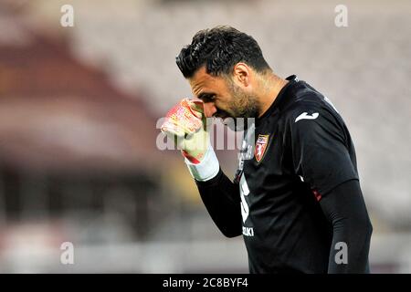 Torino, Italia 22/07/2020 Salvatore Sirigo portiere di Torino, durante la partita del campionato italiano di calcio SerieA tra Torino e Hellas vero Foto Stock