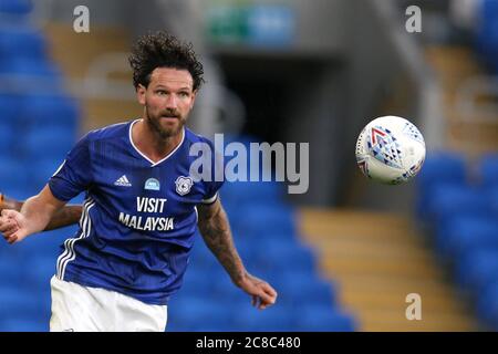 Cardiff, Regno Unito. 22 luglio 2020. Sean Morrison della città di Cardiff in azione. EFL Skybet Championship, Cardiff City contro Hull City al Cardiff City Stadium di Cardiff, Galles, mercoledì 22 luglio 2020. Questa immagine può essere utilizzata solo per scopi editoriali. Solo per uso editoriale, licenza richiesta per uso commerciale. Non si può usare nelle scommesse, nei giochi o nelle pubblicazioni di un singolo club/campionato/giocatore. pic di Andrew Orchard/Andrew Orchard sport photography/Alamy Live news Credit: Andrew Orchard sports photography/Alamy Live News Foto Stock