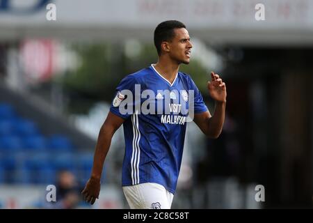 Cardiff, Regno Unito. 22 luglio 2020. Robert Glatzel di Cardiff City guarda sopra. EFL Skybet Championship, Cardiff City contro Hull City al Cardiff City Stadium di Cardiff, Galles, mercoledì 22 luglio 2020. Questa immagine può essere utilizzata solo per scopi editoriali. Solo per uso editoriale, licenza richiesta per uso commerciale. Non si può usare nelle scommesse, nei giochi o nelle pubblicazioni di un singolo club/campionato/giocatore. pic di Andrew Orchard/Andrew Orchard sport photography/Alamy Live news Credit: Andrew Orchard sports photography/Alamy Live News Foto Stock