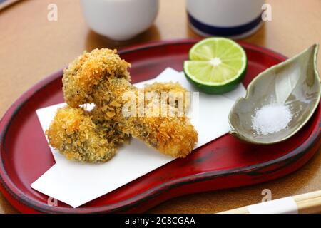 frittura di funghi matsutake, cucina giapponese Foto Stock