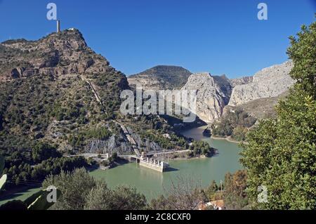 Spagna: L'Embalse de Gaitenejo e la Garganta del Chorro gola Foto Stock