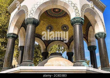 La fontana tedesca è un regalo Wilhelm II in Piazza Sultanahmet, Istanbul, Turchia Foto Stock