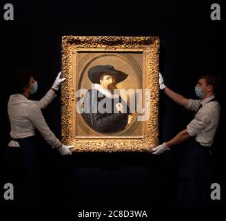 (Sotheby’s, Londra, Regno Unito. 23 luglio 2020. Anteprima dell'asta e della mostra Sotheby, che comprende mezzo millenario di storia dell'arte da Rembrandt a Richter. Immagine: Frans Hals, Ritratto di un uomo, a mezza lunghezza in nero, con un cappello nero ampio-brimmed e UN Ruff bianco, tenendo i suoi guanti, all'interno DI UN ovale dipinto, 1635, stima £2-3 milioni. Inosservato e non considerato dagli studiosi per oltre mezzo secolo, questo ritratto recentemente riscoperto di un Signore sconosciuto viene fresco al mercato. Credit: Malcolm Park/Alamy Live News. Foto Stock