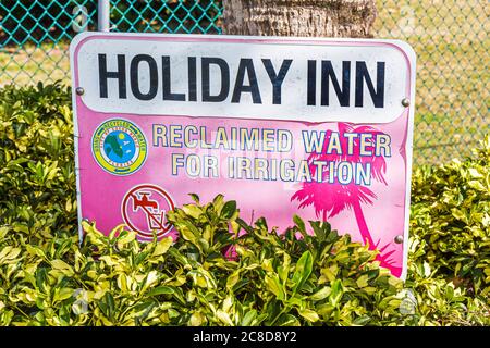 Cocoa Beach Florida,Holiday Inn Ocean Waterfront Resort,motel,insegna,logo,acqua rigenerata per l'irrigazione,non potabile,riciclaggio,conservazione,ambiente,Gr Foto Stock