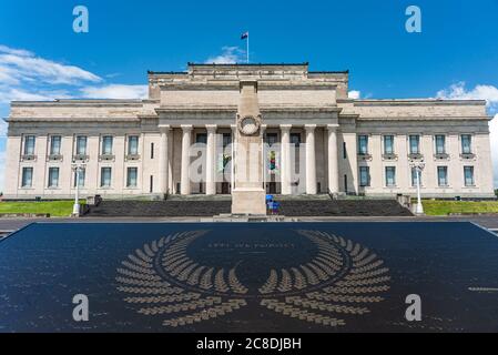 Memoriale di guerra presso l'edificio del Museo di Auckland nel dominio di auckland, Parnell, Nuova Zelanda. Architettura neoclassica Foto Stock