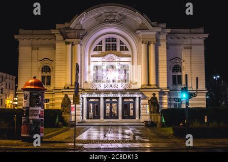 Teatro di Wilam Horzyca situato sulla piazza del Teatro nella Città Vecchia di Torun, Voivodato Pomeraniano Kuyaviano della Polonia Foto Stock