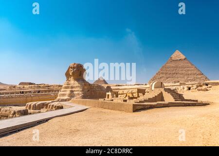 Egitto, Governatorato di Giza, Giza, Grande Sfinge di Giza e Piramidi di Giza Foto Stock