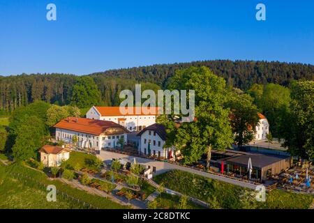 Germania, Baviera, Gut Kaltenbrunn nei pressi di Gmund am Tegernsee, edifici del villaggio Foto Stock