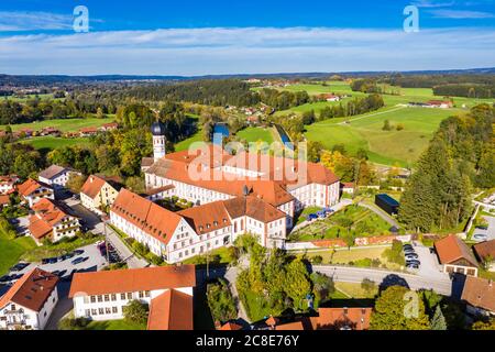 Germania, Baviera, alta Baviera, Tolzer Land, Eurasburg, veduta aerea del Monastero dei Salesiani o del Monastero di Beuerberg Foto Stock