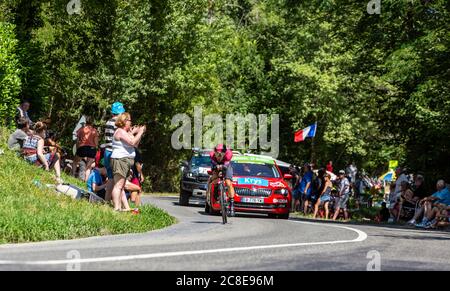 Bosdarros, Francia - 19 luglio 2019: Il ciclista polacco Michal Kwiatkowski del Team Ineos in sella alla tappa 13, prova individuale, del le Tour de Fr Foto Stock