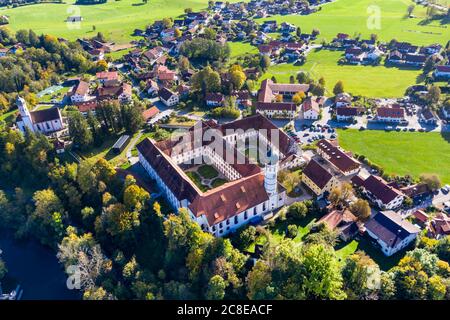 Germania, Baviera, alta Baviera, Tolzer Land, Eurasburg, veduta aerea del Monastero dei Salesiani o del Monastero di Beuerberg Foto Stock