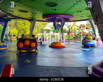 Orlando, FL/USA-11/27/19: Giro degli alieni Swirls nella Terra di Toy Story all'Hollywood Studios Park al Walt Disney World di Orlando, FL. Foto Stock