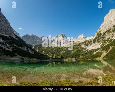Fantastica escursione a Seebensee e Drachensee nei Monti Mieminger vicino a Ehrwald in Tirolo Foto Stock