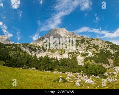 Fantastica escursione a Seebensee e Drachensee nei Monti Mieminger vicino a Ehrwald in Tirolo Foto Stock