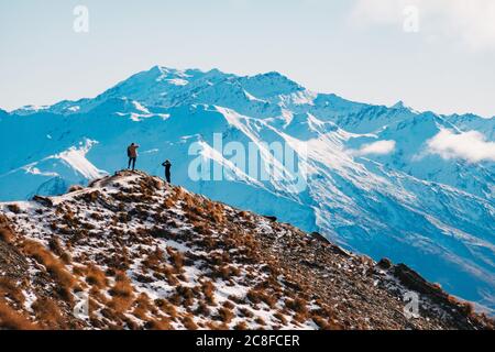 Le Harris Mountains nelle Alpi meridionali della Nuova Zelanda, viste dal Roys Peak Track Foto Stock