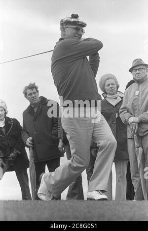 Telly SAVALAS, USA, attore, qui ad un torneo di golf di beneficenza a Turnberry, Scozia, era Aristotelis' AûTelly 'Au Savalas (* 21 gennaio 1922 a Garden City, New York;' AU 22 gennaio 1994 a Universal City, California) un attore americano di discendenza greca che è comparso anche come cantante. Ha guadagnato fama mondiale come attore di titolo Kojak nella serie di crimine Kojak 'Aì Einsatz a Manhattan. Underated registrazione, ¬ | utilizzo in tutto il mondo Foto Stock