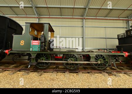 Locomotiva a vapore smontata per restauro. Foto Stock