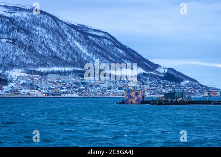 Vista sul Fjellheisen sulla città di Tromsø, Norvegia settentrionale Foto Stock