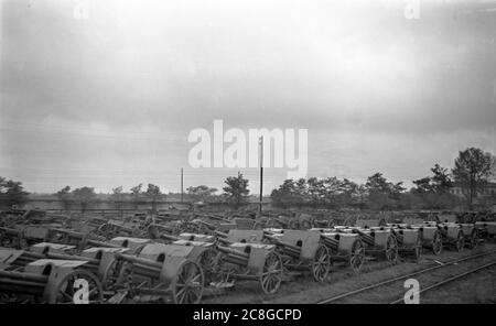 Wehrmacht Heer Feldkanonen Beutegeschütze- Cannon dell'esercito tedesco Foto Stock