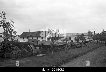 Wehrmacht Heer Feldkanonen Beutegeschütze- Cannon dell'esercito tedesco Foto Stock