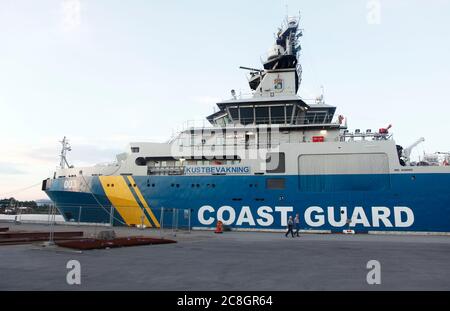 Nave della Guardia Costiera KBV 003 Amfitrite. La nave può gestire grandi volumi di olio, traino di emergenza e incendi in mare. KBV 003 è inoltre appositamente adattato per essere in grado di assistere in incidenti chimici in mare. Foto Gippe Gustafsson Foto Stock