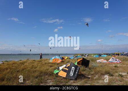 Kite surf in un firth di Azov mare Foto Stock