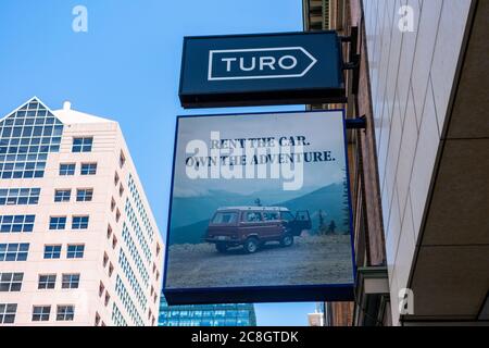 Turo firma sulla sede centrale della car sharing online e peer-to-peer società di condivisione del carico - San Francisco, California, USA - 27 luglio 2019 Foto Stock