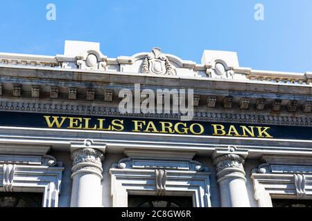Wells Fargo Bank segno sul complesso storico quartier generale. Wells Fargo and Company è una multinazionale americana di servizi finanziari - San Francisc Foto Stock