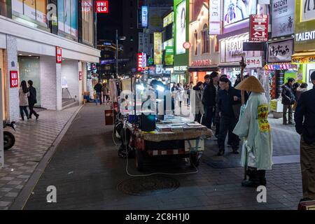 Mercato notturno di Myeongdong, Jung-GU, Chungmuro 2(i)-ga, 8-3-ga, Seoul, Foto Stock