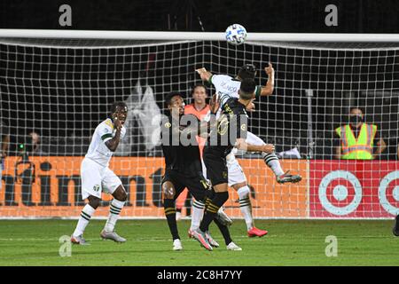 Orlando Florida USA . 23 luglio 2020. I giocatori di LAFC e Portland Timbers lottano per la testata durante il torneo MLS is Back all'ESPN Wild World of Sport di Orlando, Florida USA. Foto: Marty Jean-Louis Foto Stock