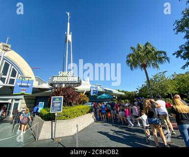 Orlando, FL/USA-1128/19:l'ingresso alla corsa Space Mountain presso il Magic Kingdom nel Walt Disney World di Orlando, FL. Foto Stock