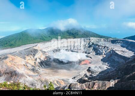 Vulcano Poas, Parco Nazionale Poas, Costa Rica, America Centrale Foto Stock