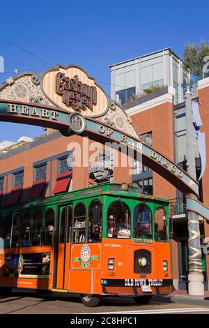 Gateway Arch nel quartiere Gaslamp, San Diego, California, Stati Uniti Foto Stock