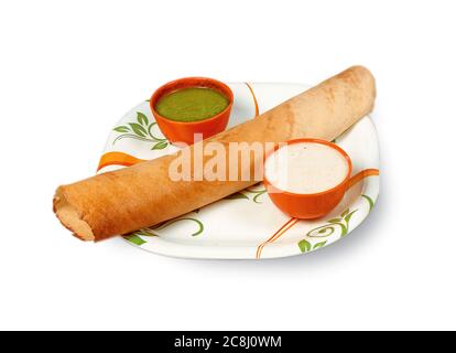 Gruppo di cibo dell'India del Sud come carta Masala DOSA (dhosa), Idli o folle, Wada o vada (Medu vada), sambhar, sambar e chutney di cocco, backgrou bianco Foto Stock