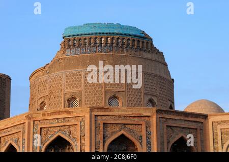 Il Mausoleo di Torebek Hanim fu costruito nel XIV secolo. La signora Torebek è la moglie di Emir Timur. Kunya Urgench, Turkmenistan. Foto Stock