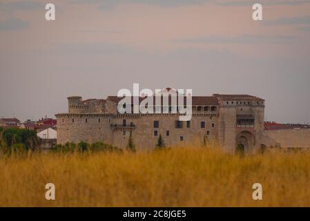 castello cuellar a segovia spagna Foto Stock