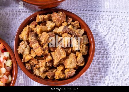 Pancia di maiale croccante fritta. Foto Stock