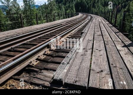 Ponte ferroviario dell'acciaio nell'Idaho settentrionale Foto Stock