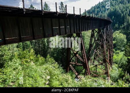 Ponte ferroviario dell'acciaio nell'Idaho settentrionale Foto Stock