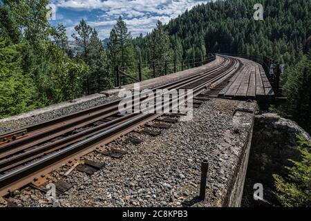 Ponte ferroviario dell'acciaio nell'Idaho settentrionale Foto Stock