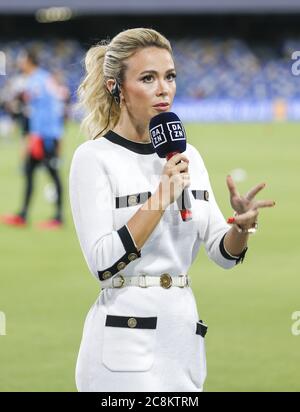 Napoli, Campania, Italia. 9 Feb 2016. Durante la partita di calcio italiana Serie A SSC Napoli vs US Sassuolo il 19 luglio 2020 allo stadio San Paolo di Napoli.in foto: DILETTA LEOTTA Credit: Fabio Sasso/ZUMA Wire/Alamy Live News Foto Stock