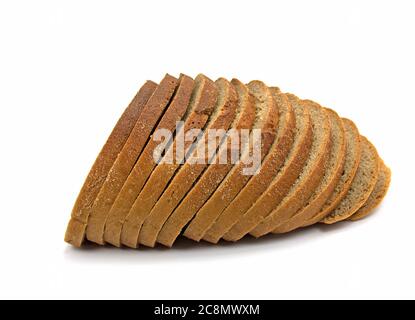 Pane affettato su sfondo bianco Foto Stock