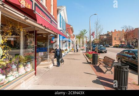 Niagara-on-the-Lake, Ontario, Canada - 25 aprile 2012: Via nel centro di Niagara-on-the-Lake, Canada Foto Stock