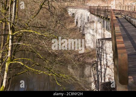 Ponte ferroviario storico a Dahlerau, Germania Foto Stock