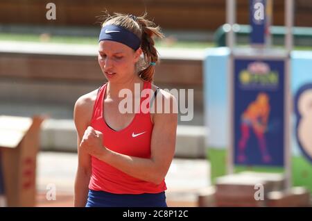 Versmold, Germania. 26 luglio 2020. Tennis: DTB German Pro Series, single, donne, finale, finale, Zaja (TEC Waldau Stuttgart) - Korpatsch (il Club sull'Alster). Tamara Korpatsch clenches il suo pugno. Credit: Friso Gentsch/dpa/Alamy Live News Foto Stock