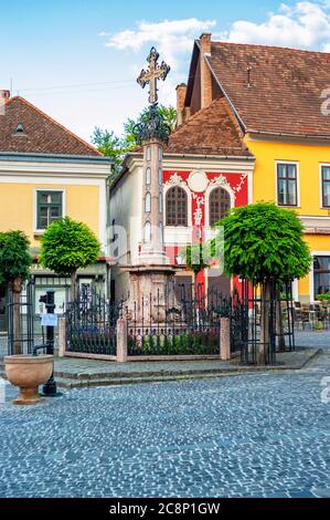 Szentendre, Ungheria - 23 giugno 2020: Città medievale Szentendre vista strada al mattino in Ungheria Foto Stock