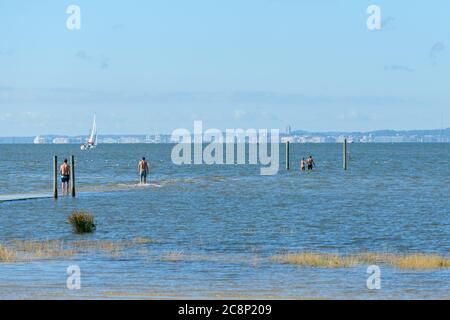 Il piccolo molo di Ares, sulla baia di Arcachon, Francia Foto Stock